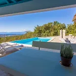 Villa In 45290