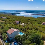 Villa In 45290 Smrika