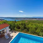 Villa In 45290 Smrika
