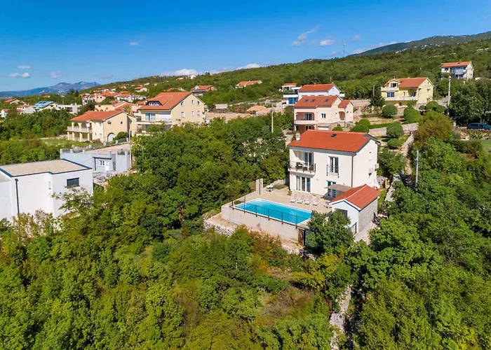 In 45290 Villa Smrika