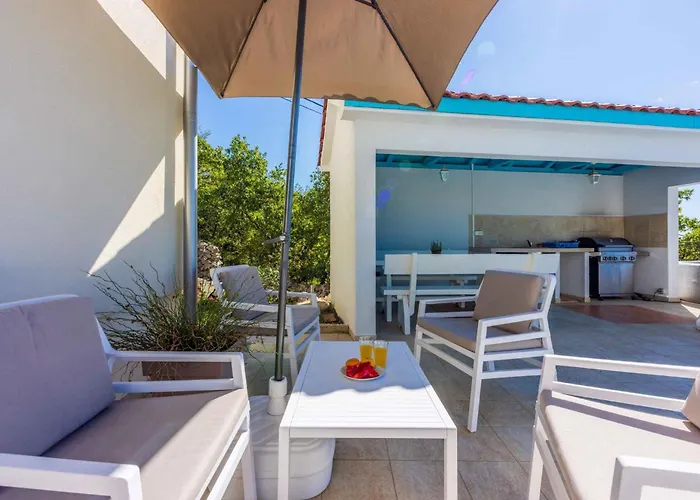 Vila In 45290 Šmrika