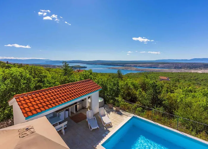 In 45290 Villa Smrika